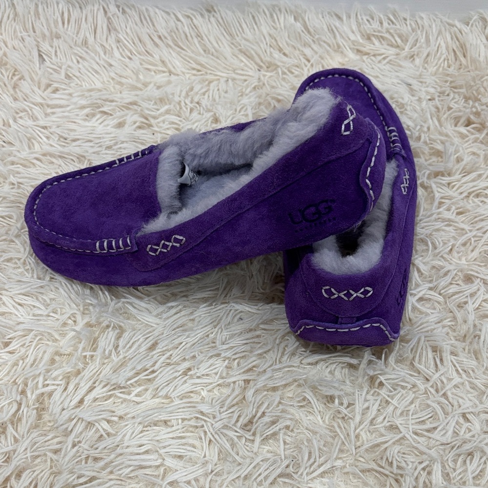NWT UGG Purple Suede Moccasins - Picture 4 of 9